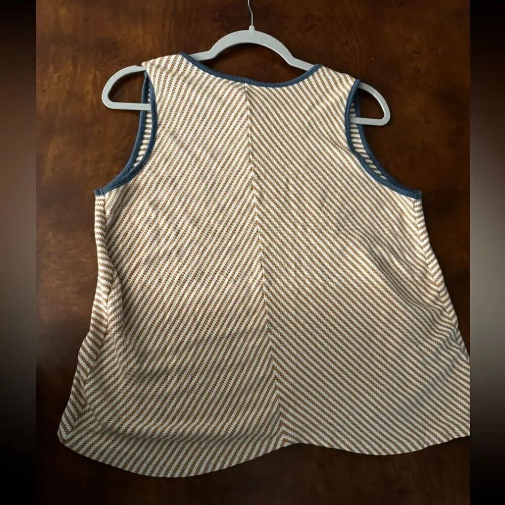 Betsey Boutique Shop Sleeveless Knit Yellow Whote Striped Top Size Medium